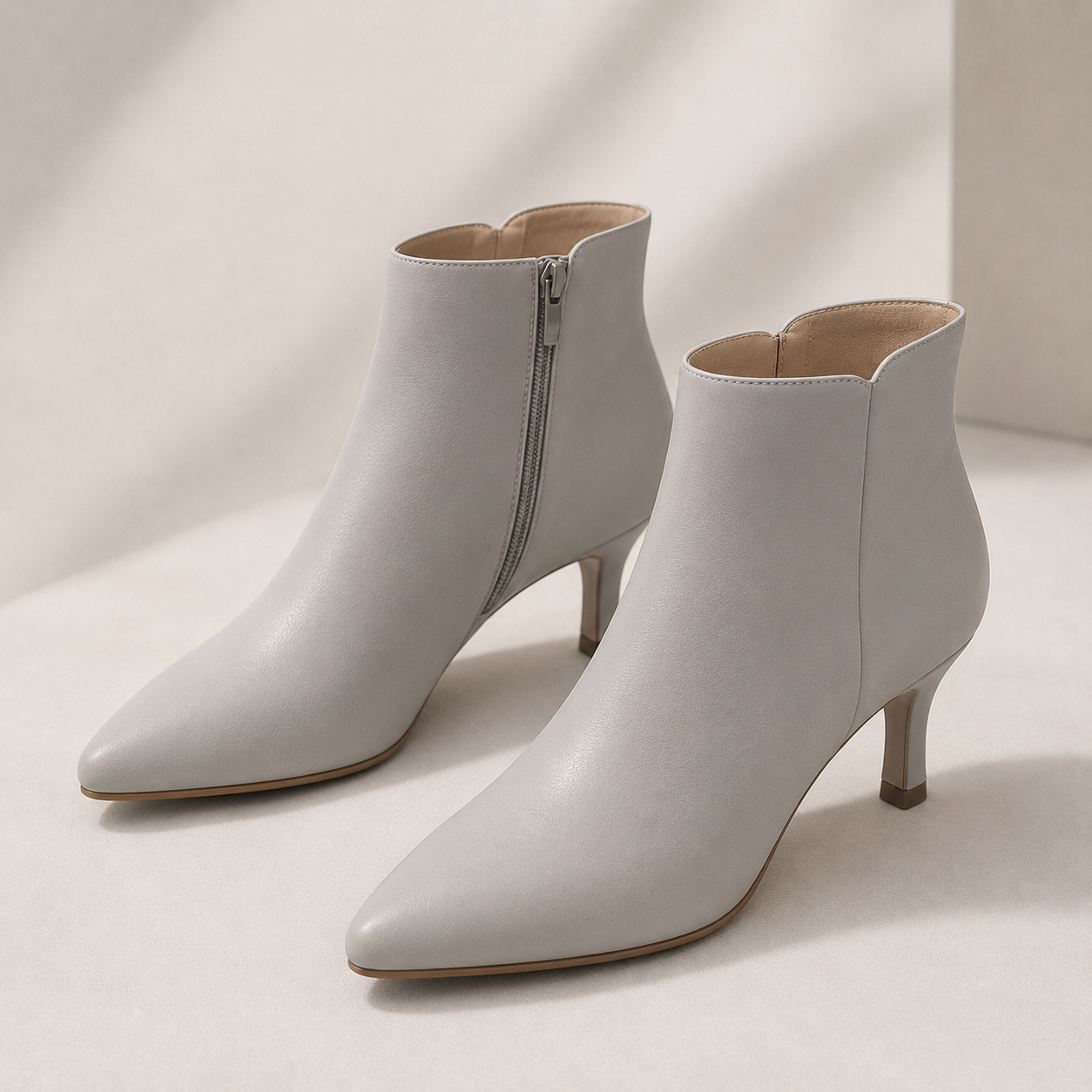 Ankle Boots (บู้ทข้อสั้น): ความยาวคลุมข้อเท้า ผู้หญิง สีเทาอ่อน